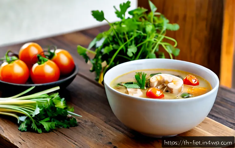 플렉시테리언 식단에서의 다양한 스프 레시피 - Photorealistic Thai-inspired flexitarian soup meal, clear glass bowl of fragrant tom yum mushroom so...